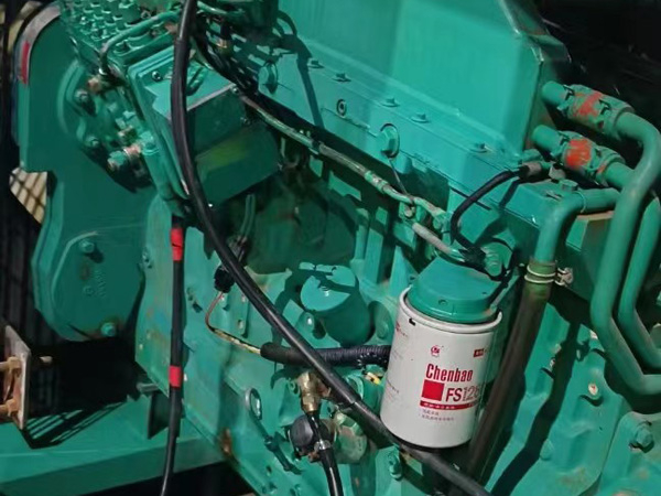 德江如何确定新的发电机组控制系统是否与原系统兼容？