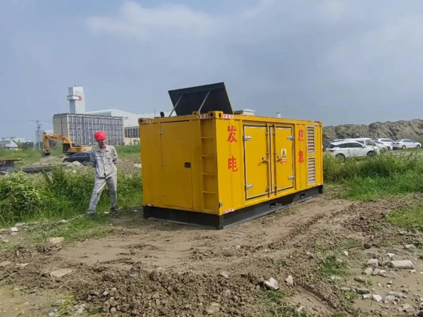 德江200KW柴油发电机机组每小时的油耗量受哪些因素影响？