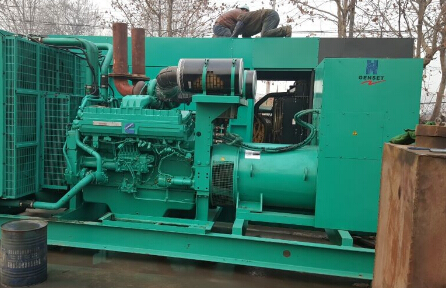 德江发电机组如何判断水冷式机油散热器内部是否需要清洗？